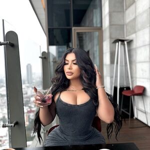 Meet your Posher, Nena